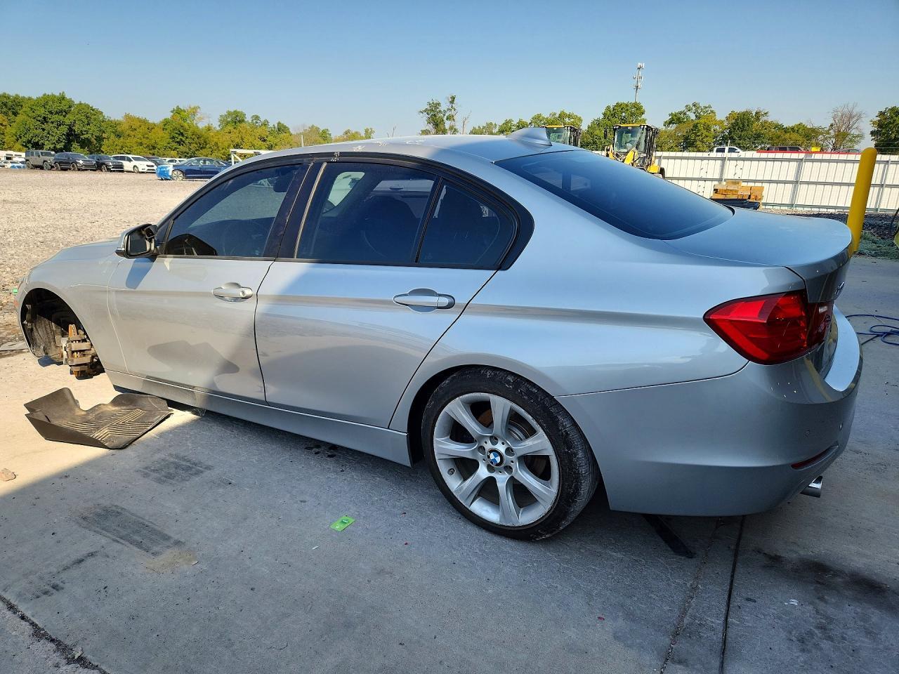 2015 BMW 328 D xDrive - zdjęcie 2