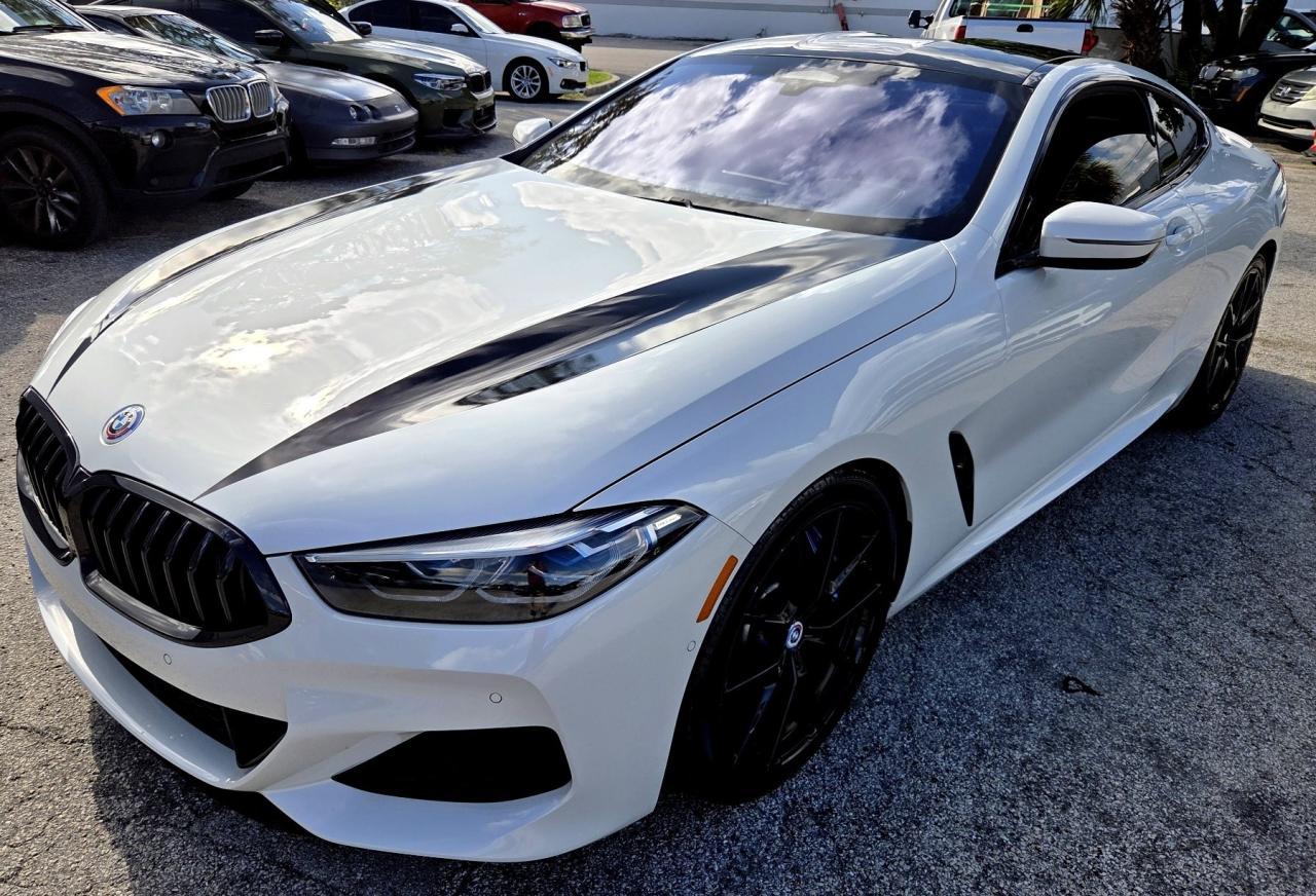 2022 BMW M850Xi - zdjęcie 4