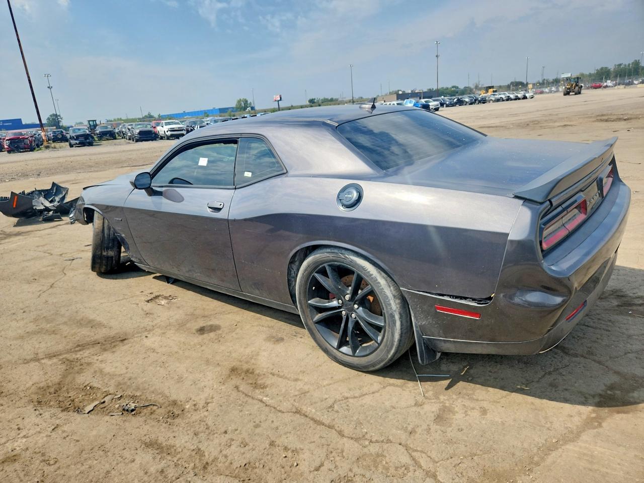 2016 Dodge Challenger R - zdjęcie 2