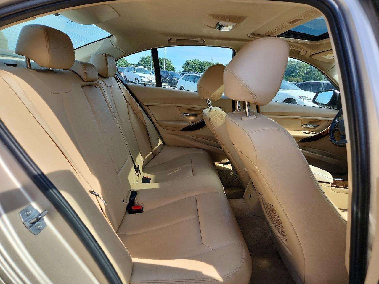 2014 BMW 320 I xDrive - zdjęcie 10