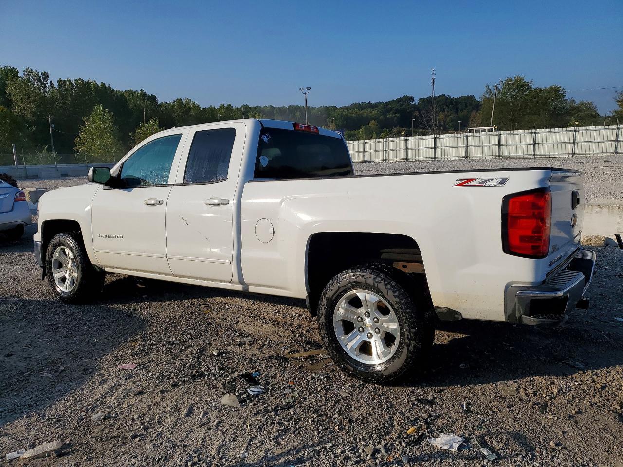 2015 Chevrolet Silverado K1500 Lt - zdjęcie 2