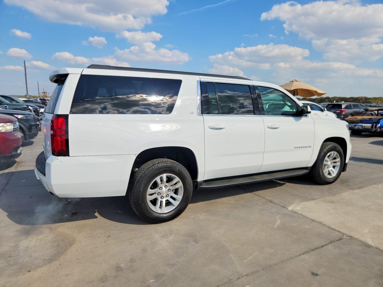2019 Chevrolet Suburban C1500 Lt - zdjęcie 3