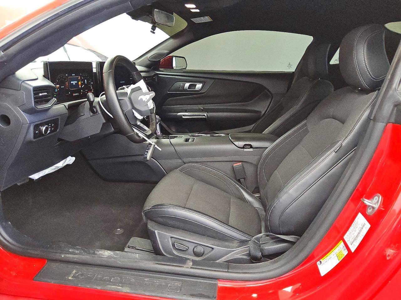 2024 Ford Mustang - zdjęcie 7