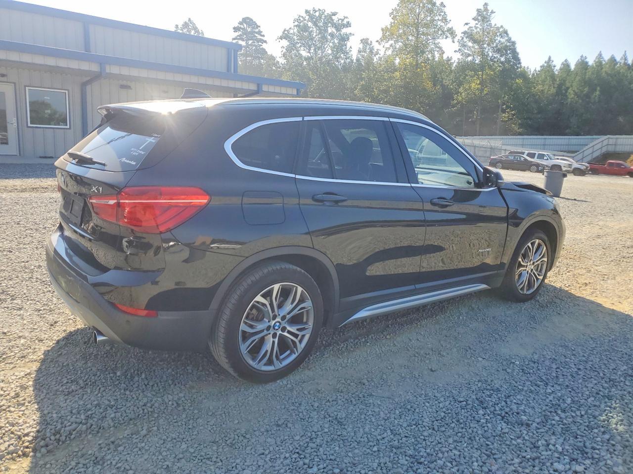 2017 BMW X1 xDrive28I - zdjęcie 3
