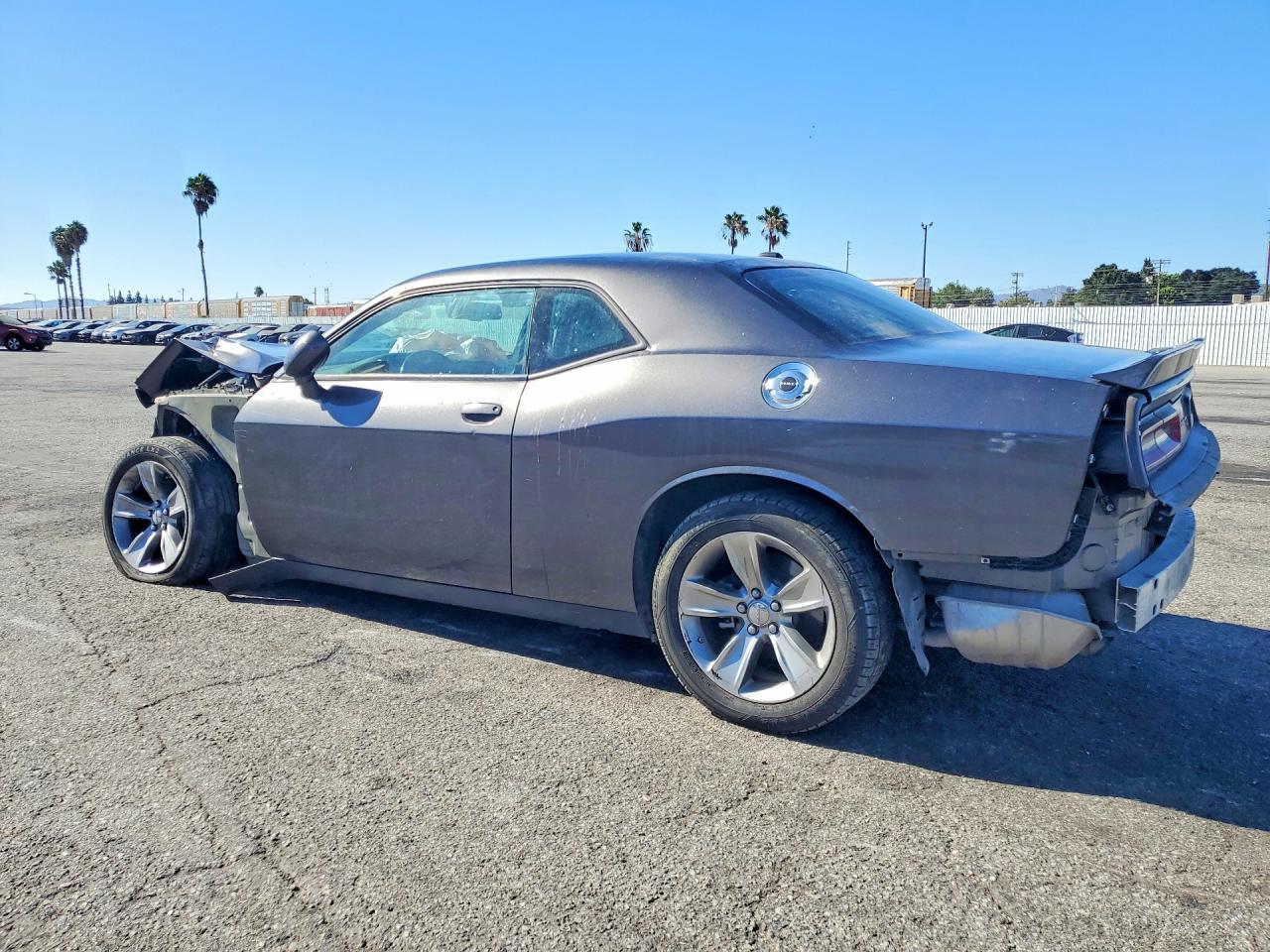 2022 Dodge Challenger Sxt - zdjęcie 2