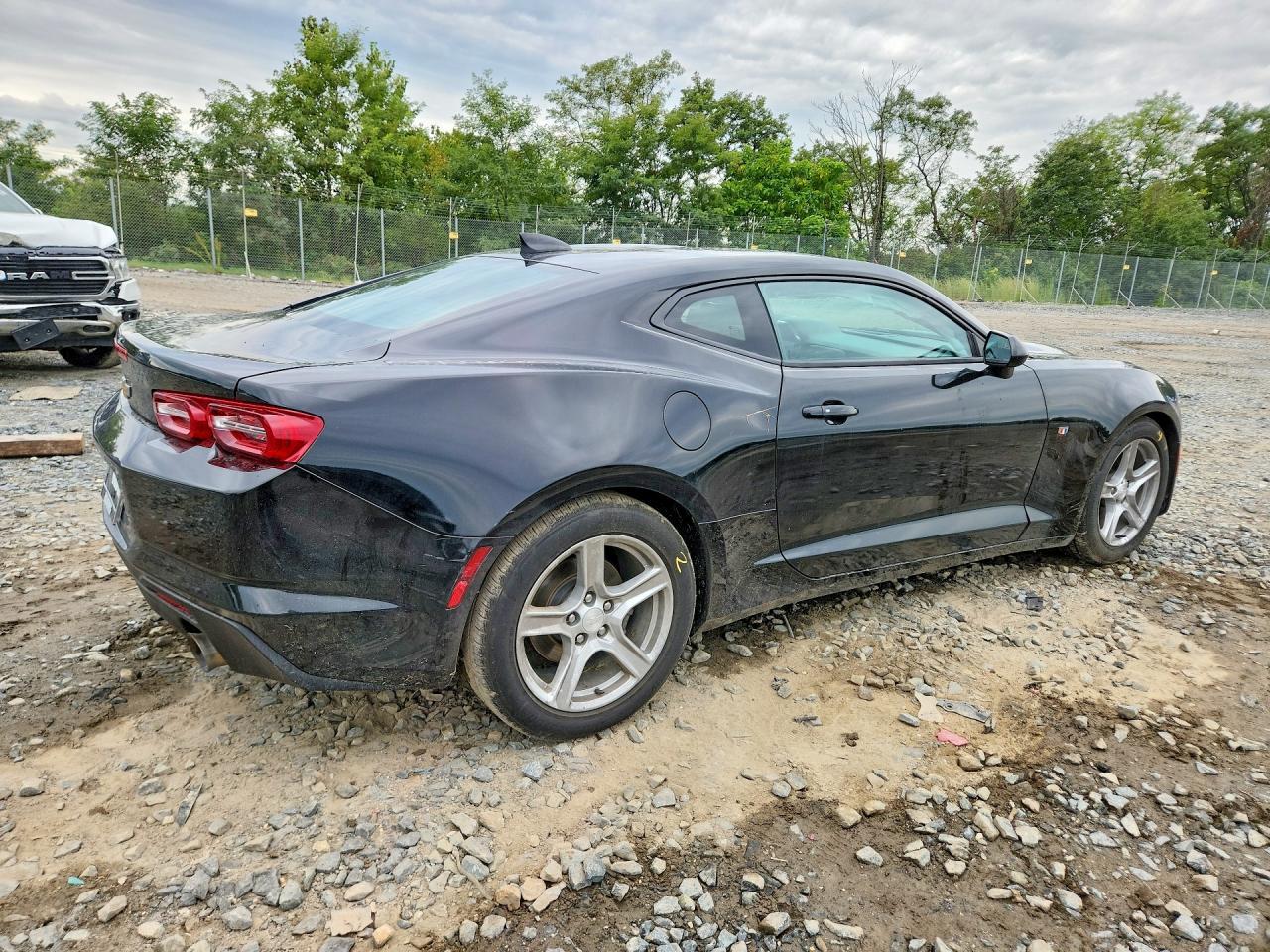 2021 Chevrolet Camaro Ls - zdjęcie 3