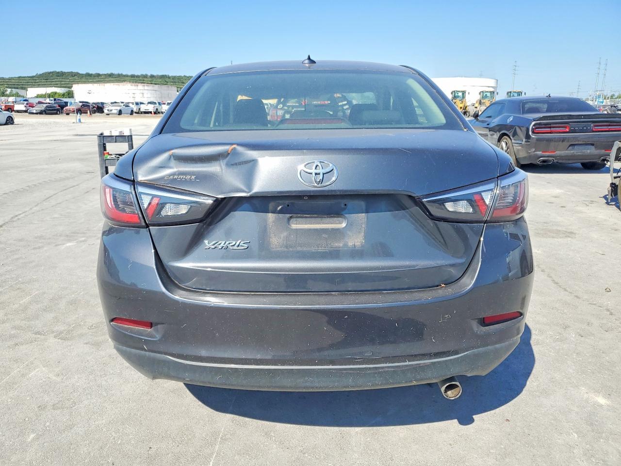 2019 Toyota Yaris L - zdjęcie 6