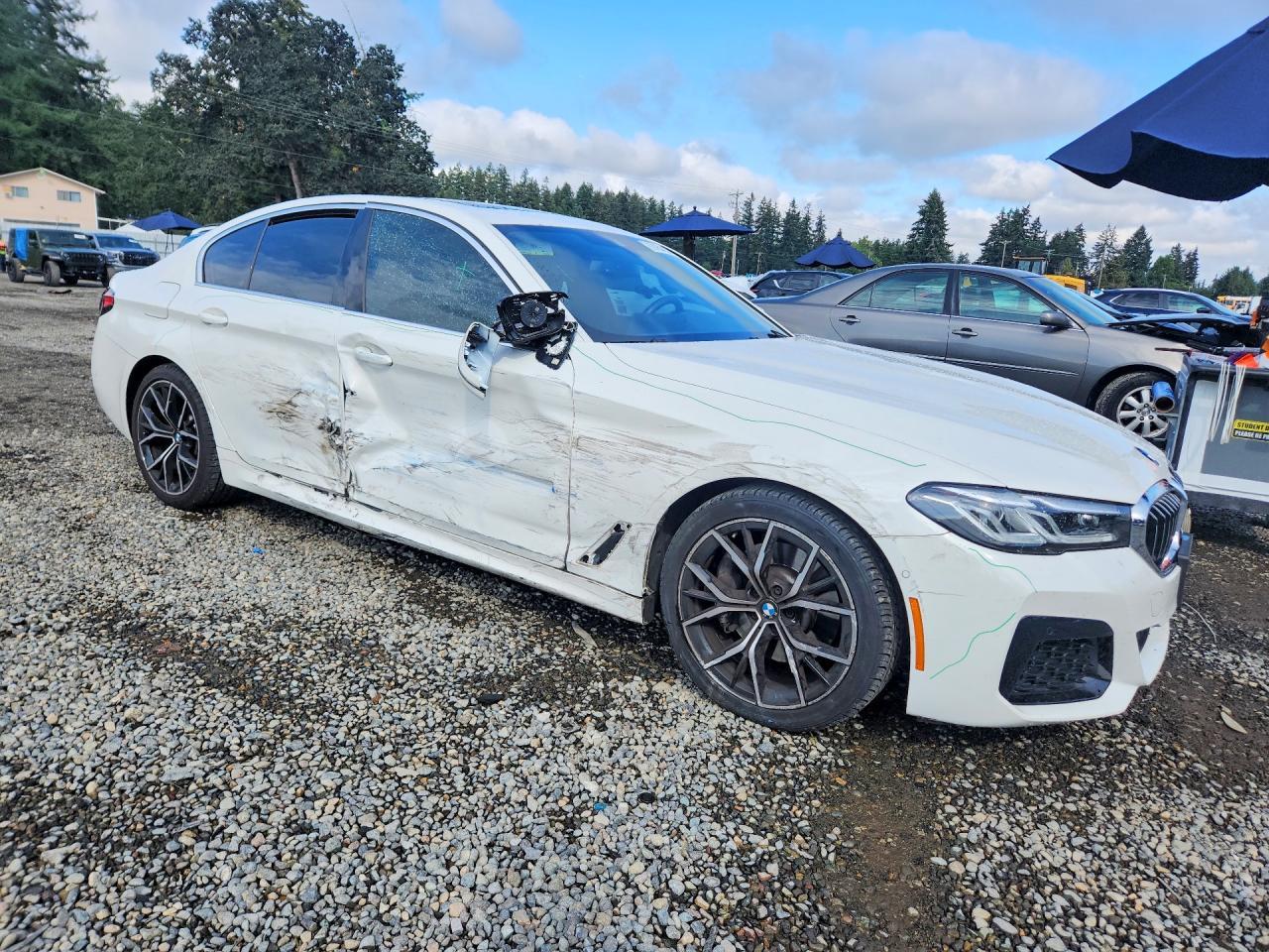 2022 BMW Seria 5 530i - zdjęcie 4
