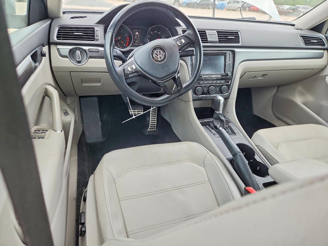 2018 Volkswagen Passat S - zdjęcie 8