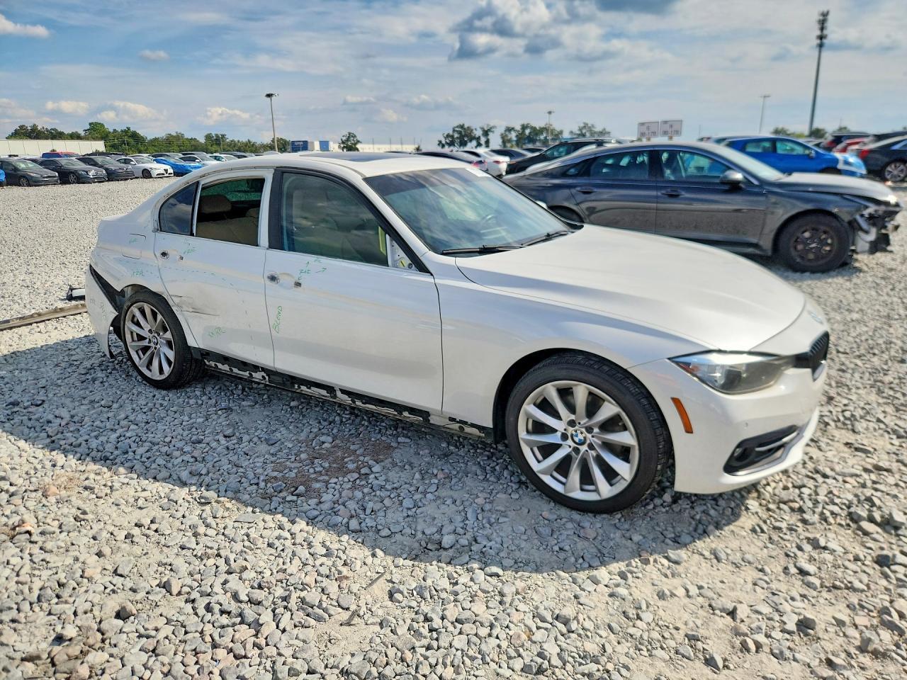 2017 BMW 320 I - zdjęcie 4