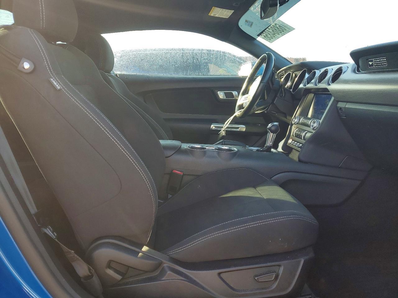2020 Ford Mustang - zdjęcie 5