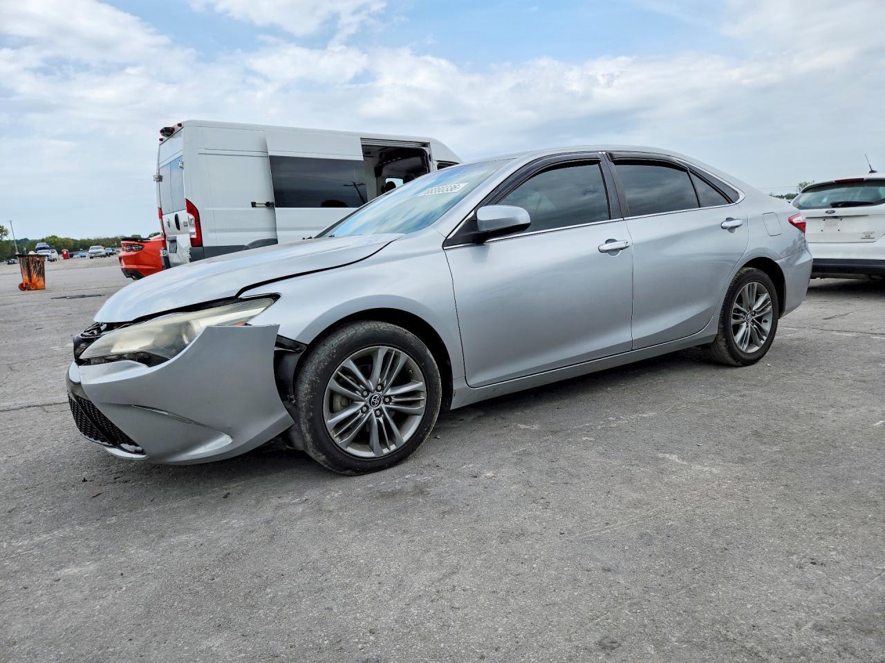 2015 Toyota Camry Se - zdjęcie główne