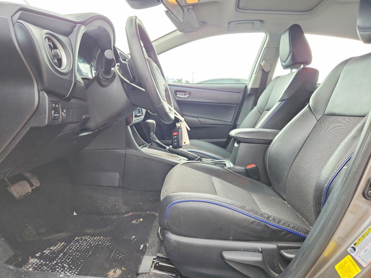 2017 Toyota Corolla Se - zdjęcie 7