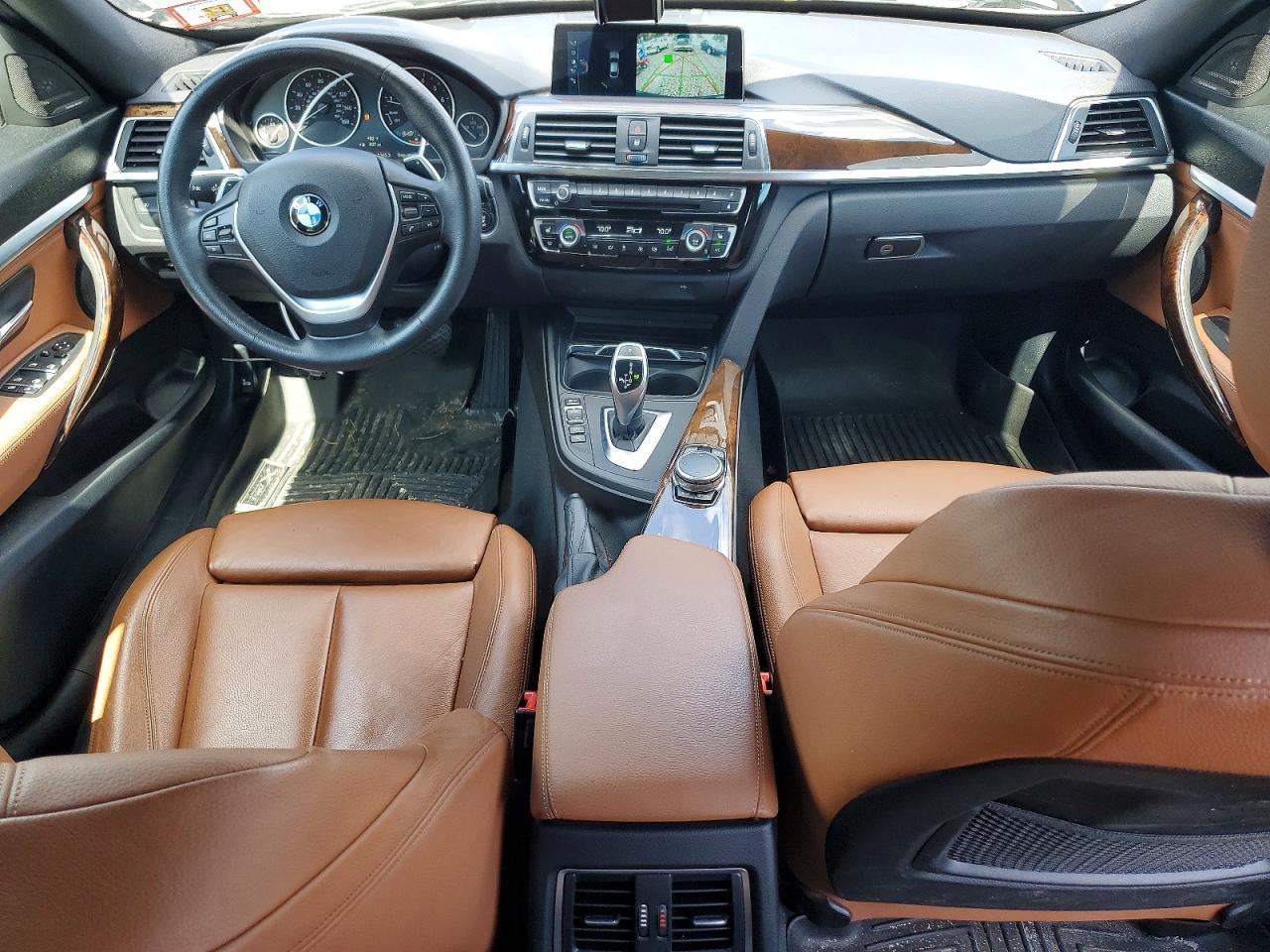 2017 BMW Seria 3 330i - zdjęcie 8