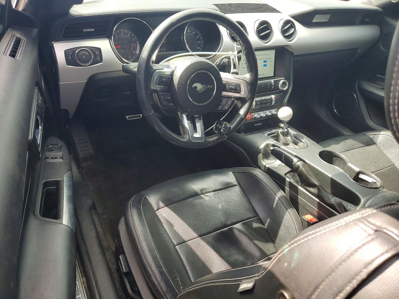 2017 Ford Mustang - zdjęcie 8