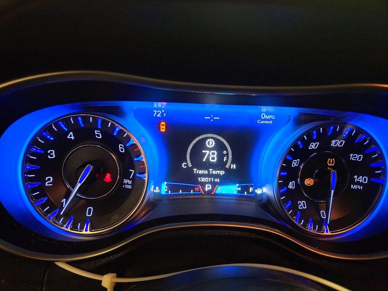 2017 Chrysler 300C - zdjęcie 9