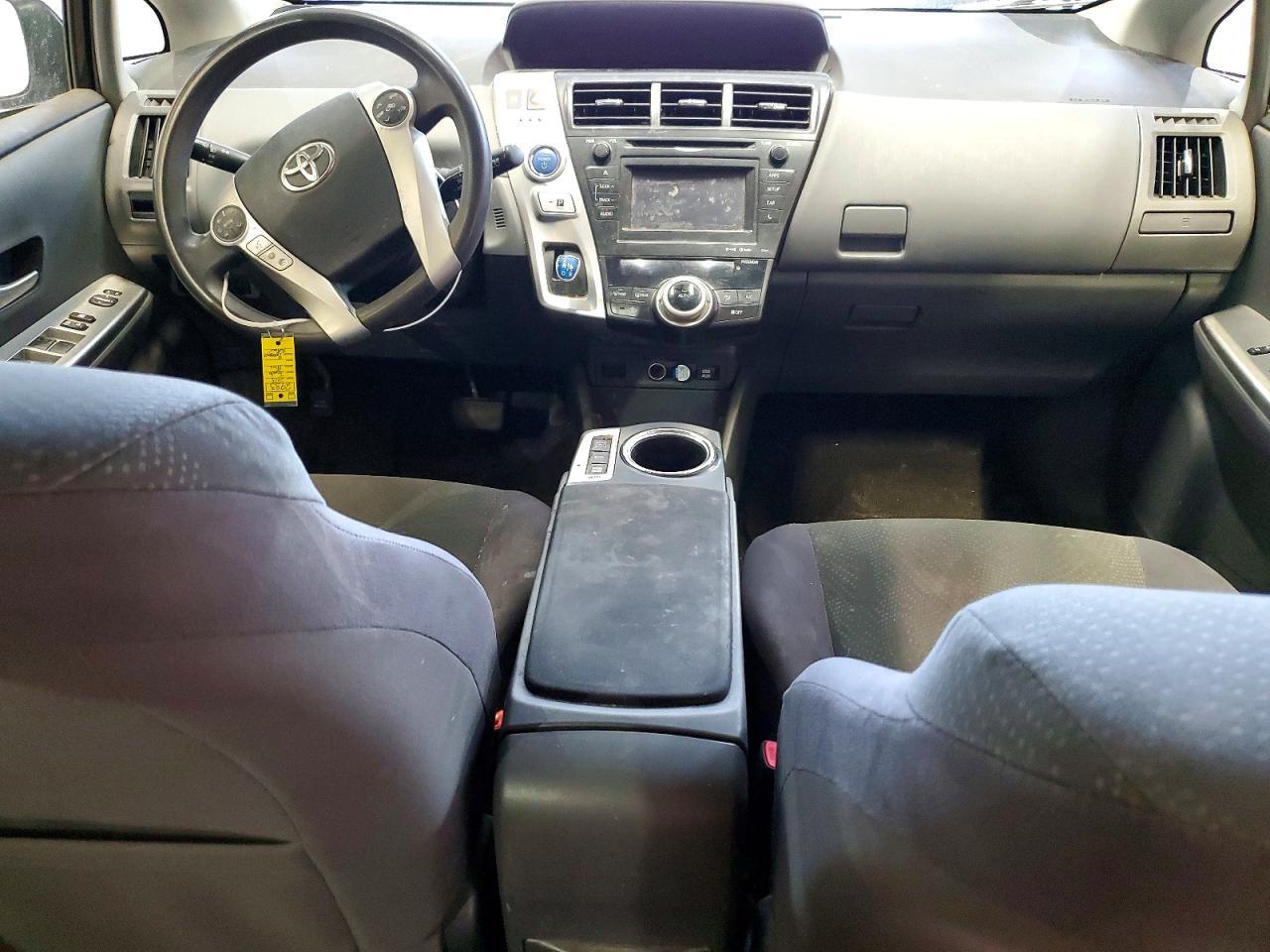 2013 Toyota Prius V Two - zdjęcie 8