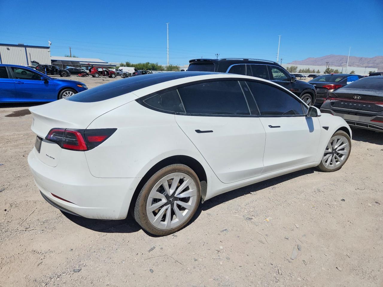 2022 Tesla Model 3 - zdjęcie 3