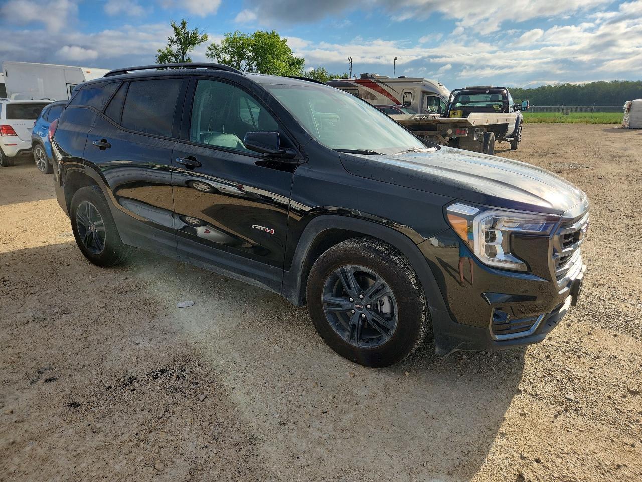 2024 GMC Terrain At4 - zdjęcie 4