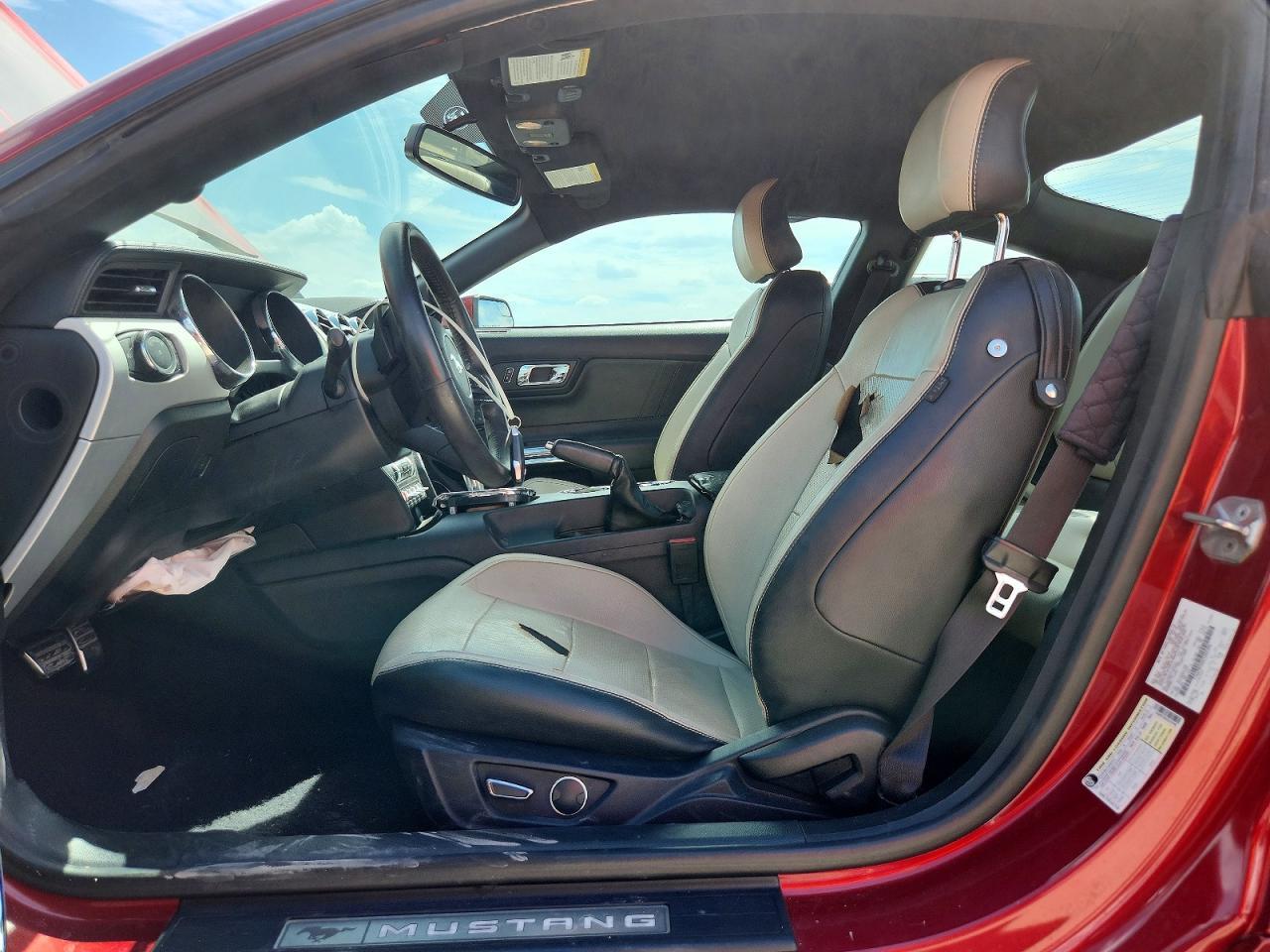 2016 Ford Mustang - zdjęcie 7