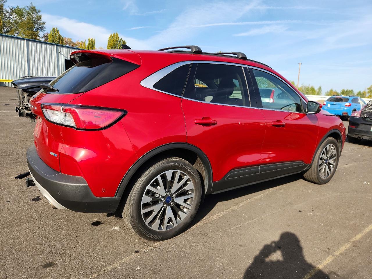 2020 Ford Escape Titanium - zdjęcie 3