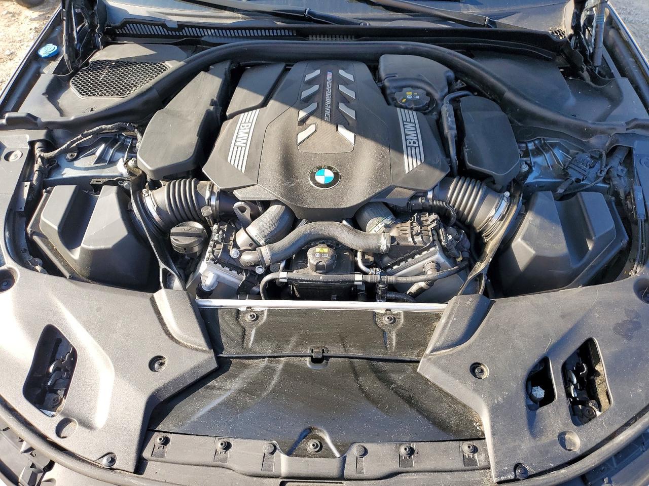 2020 BMW Seria 5 M550i - zdjęcie 11