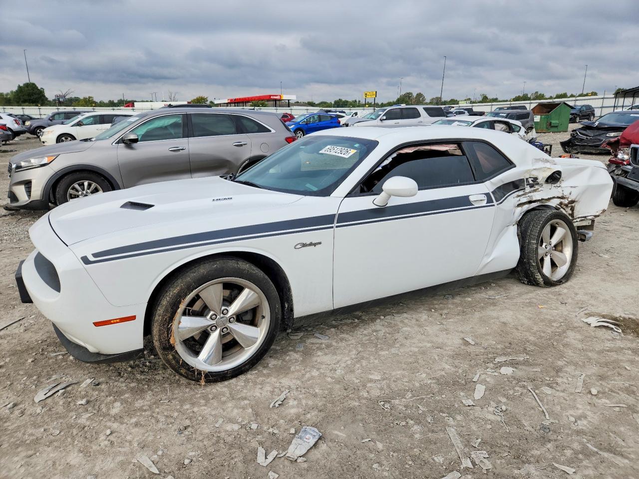 2016 Dodge Challenger R/T - zdjęcie główne