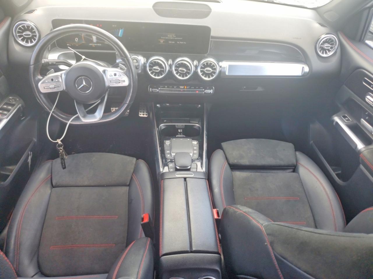 2021 Mercedes-Benz AMG GLB 35 - zdjęcie 8