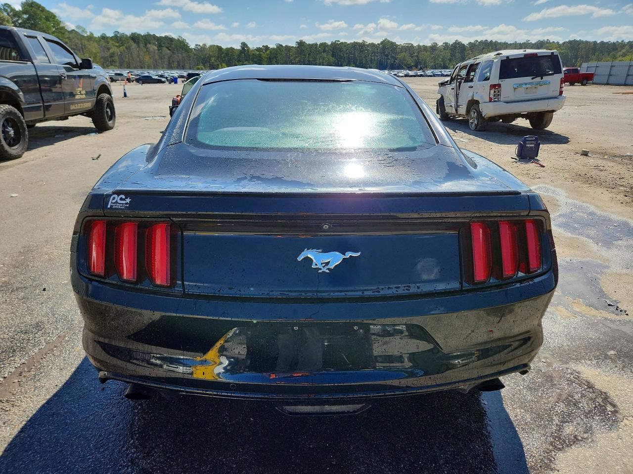 2017 Ford Mustang - zdjęcie 6