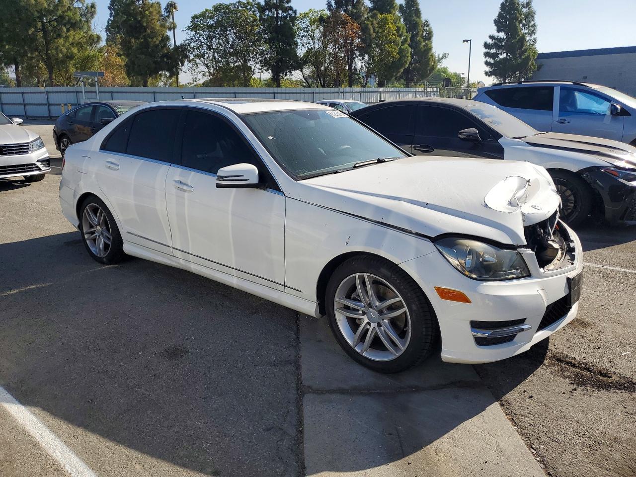 2014 Mercedes-Benz C 250 - zdjęcie 4