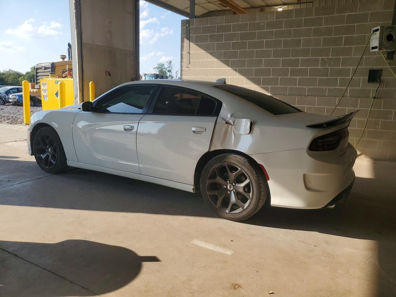 2019 Dodge Charger R - zdjęcie 2