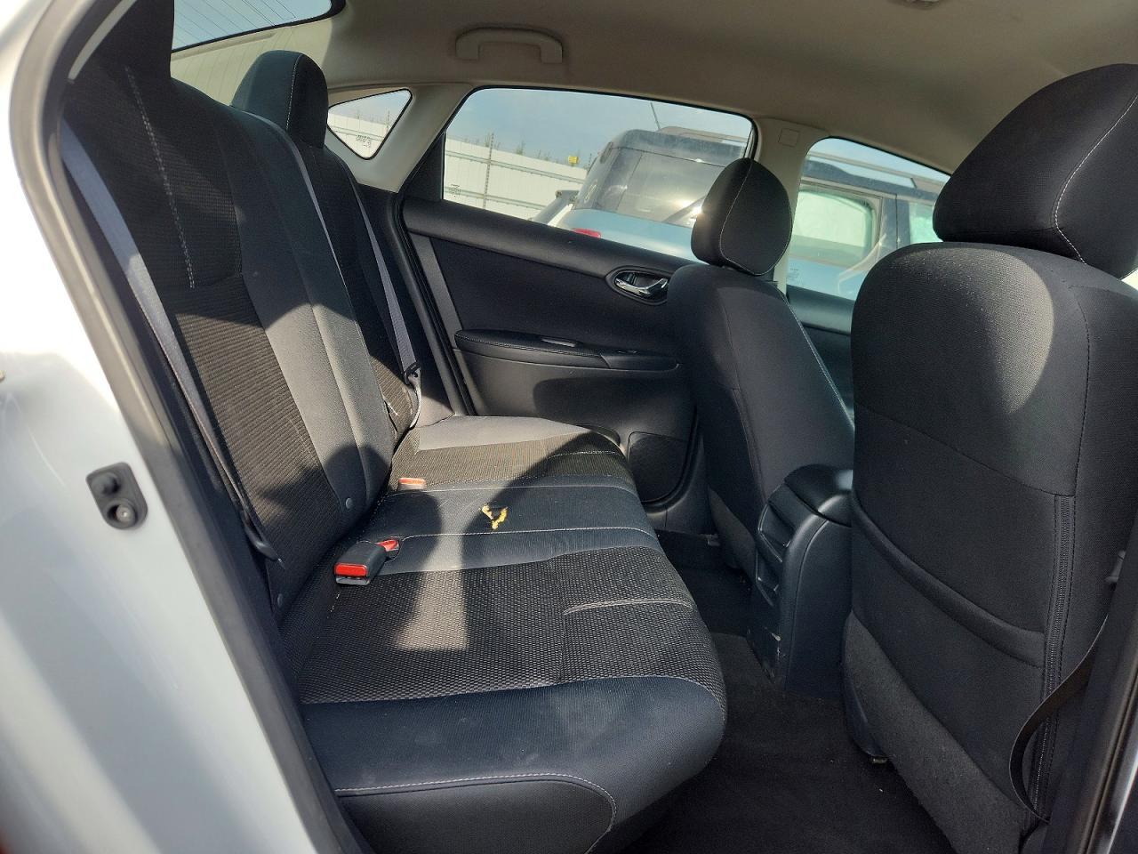 2016 Nissan Sentra S - zdjęcie 10