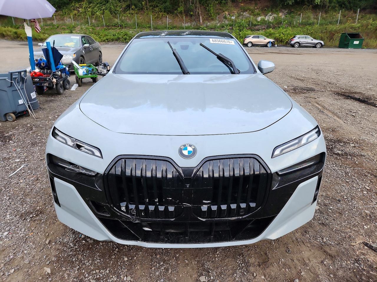 2023 BMW Seria 7 760i - zdjęcie 5
