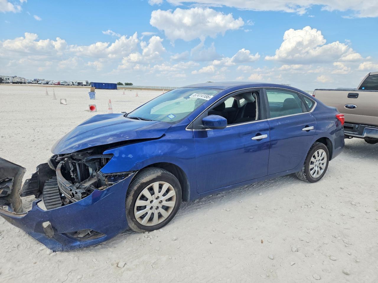 2019 Nissan Sentra S - zdjęcie główne