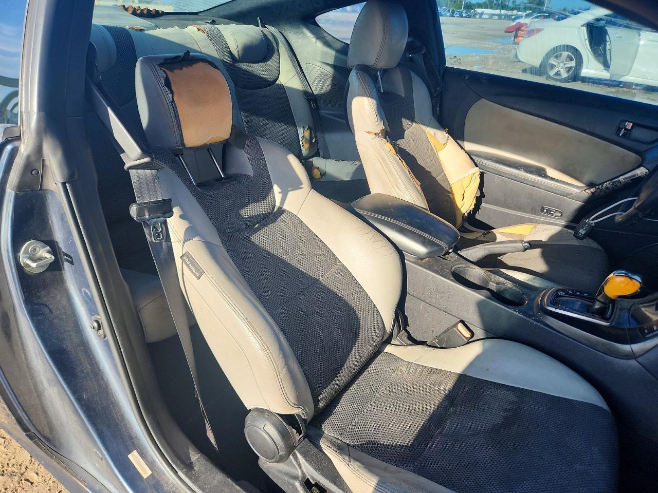 2013 Hyundai Genesis Coupe 2.0T Premium - zdjęcie 10