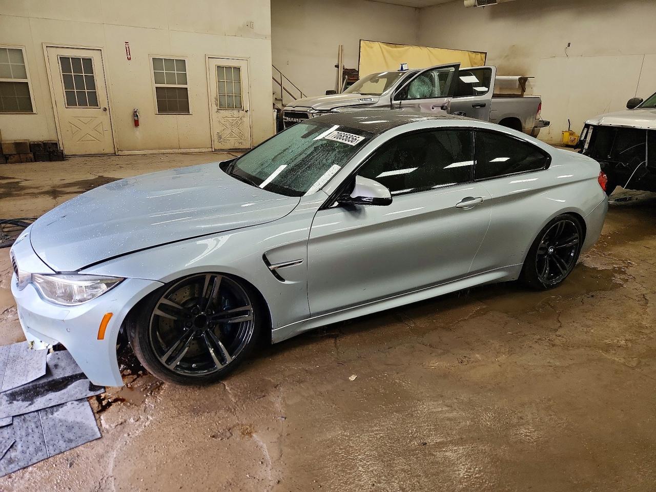 2015 BMW M4 - zdjęcie główne