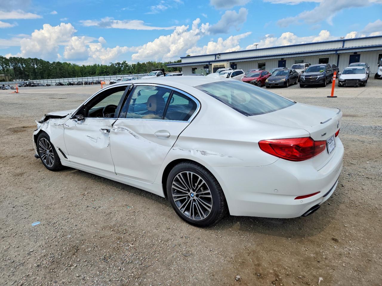 2019 BMW Seria 5 540i - zdjęcie 2