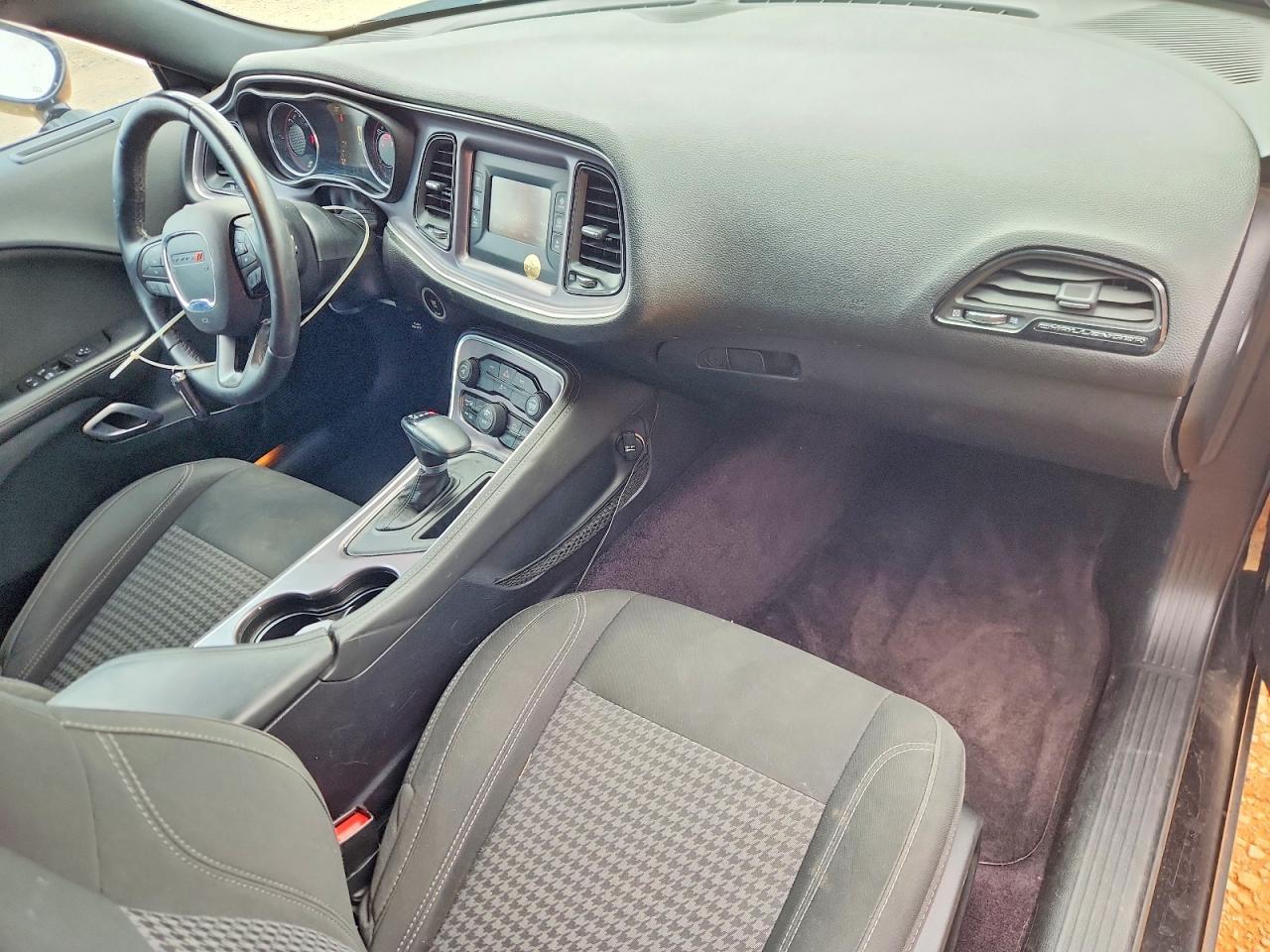 2016 Dodge Challenger Sxt - zdjęcie 8