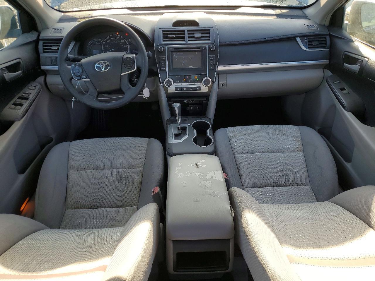 2014 Toyota Camry Le - zdjęcie 8