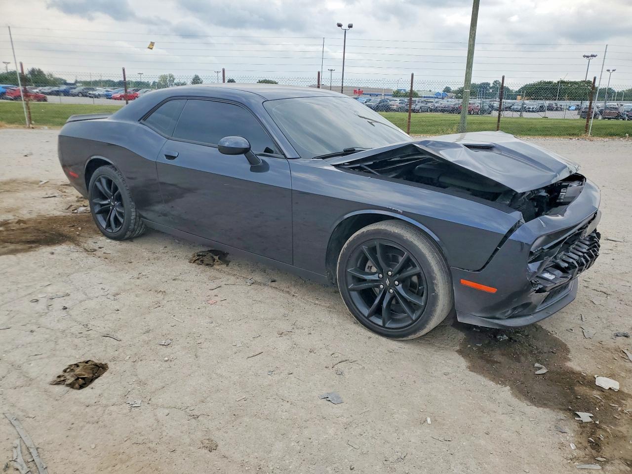 2017 Dodge Challenger Sxt - zdjęcie 4