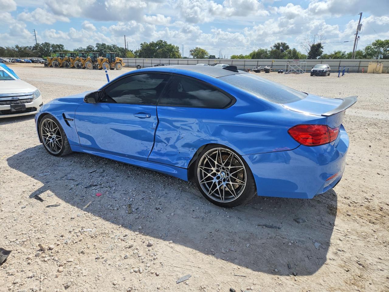 2017 BMW M4 - zdjęcie 2
