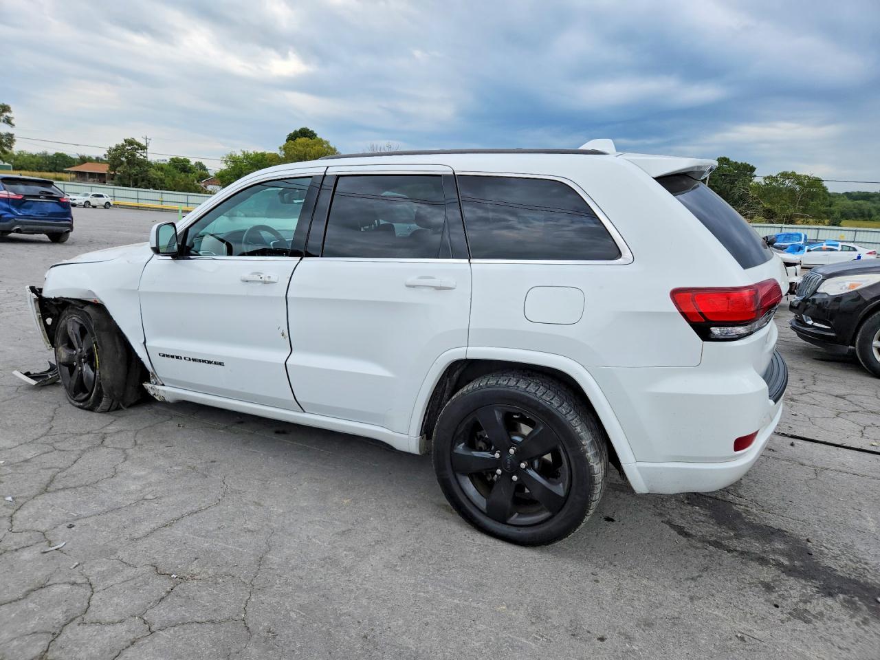 2015 Jeep Grand Cherokee Laredo - zdjęcie 2