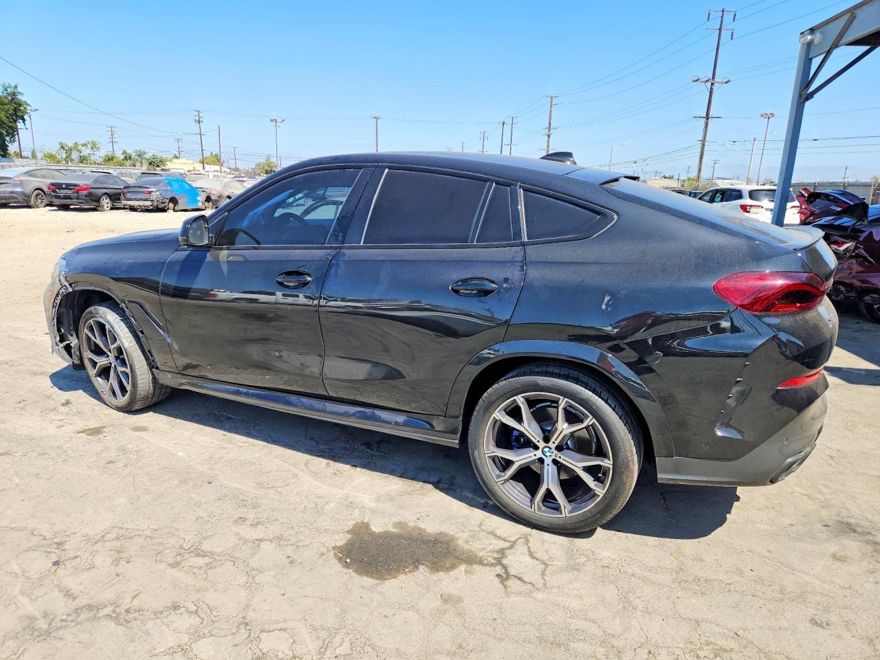 2022 BMW X6 xDrive40I - zdjęcie 2