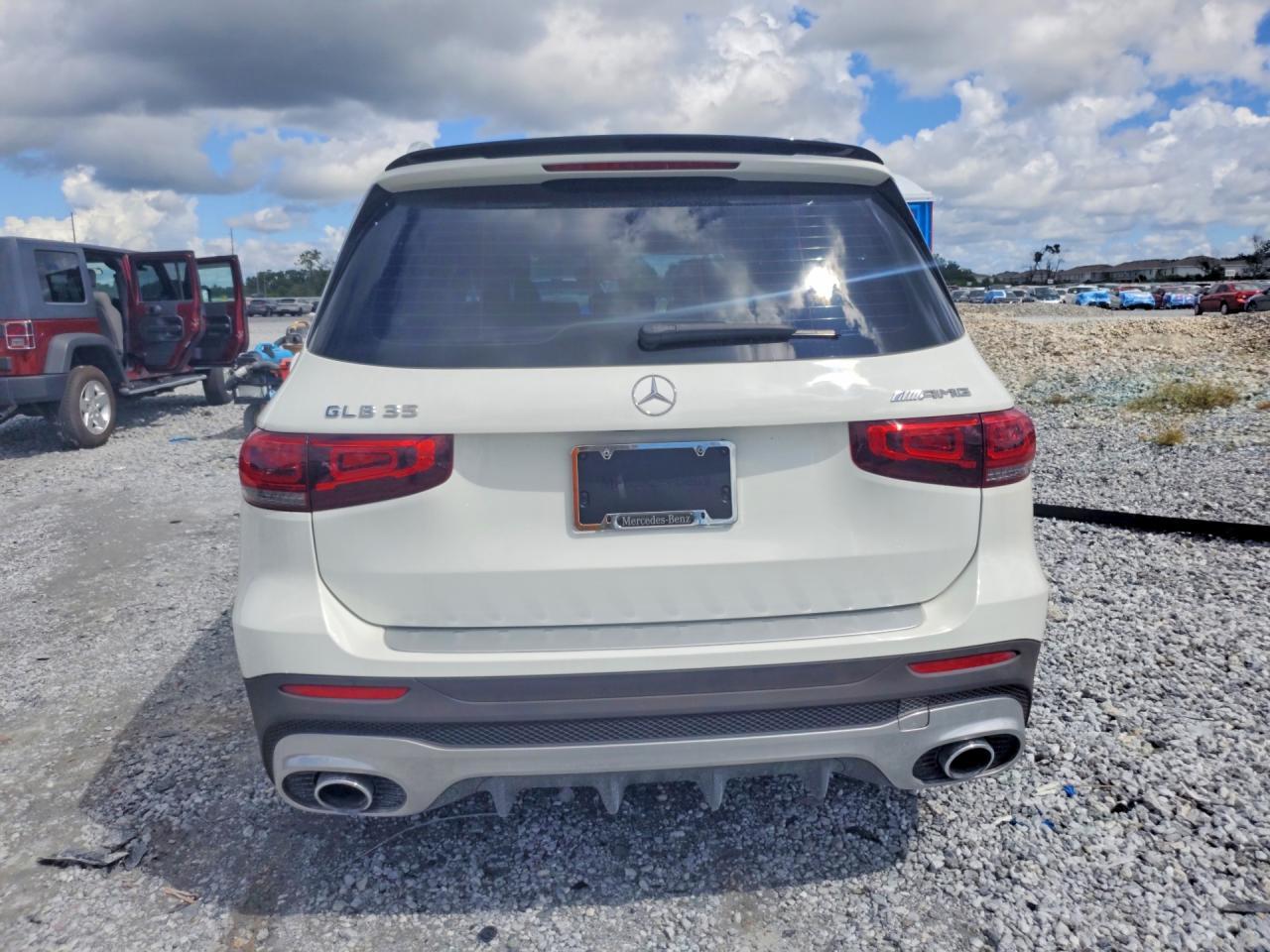 2021 Mercedes-Benz AMG GLB 35 - zdjęcie 6