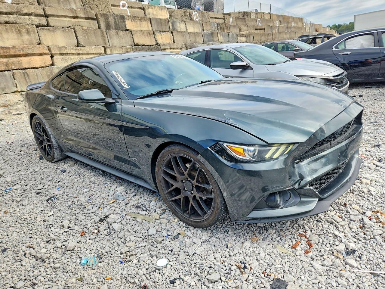 2015 Ford Mustang - zdjęcie 4
