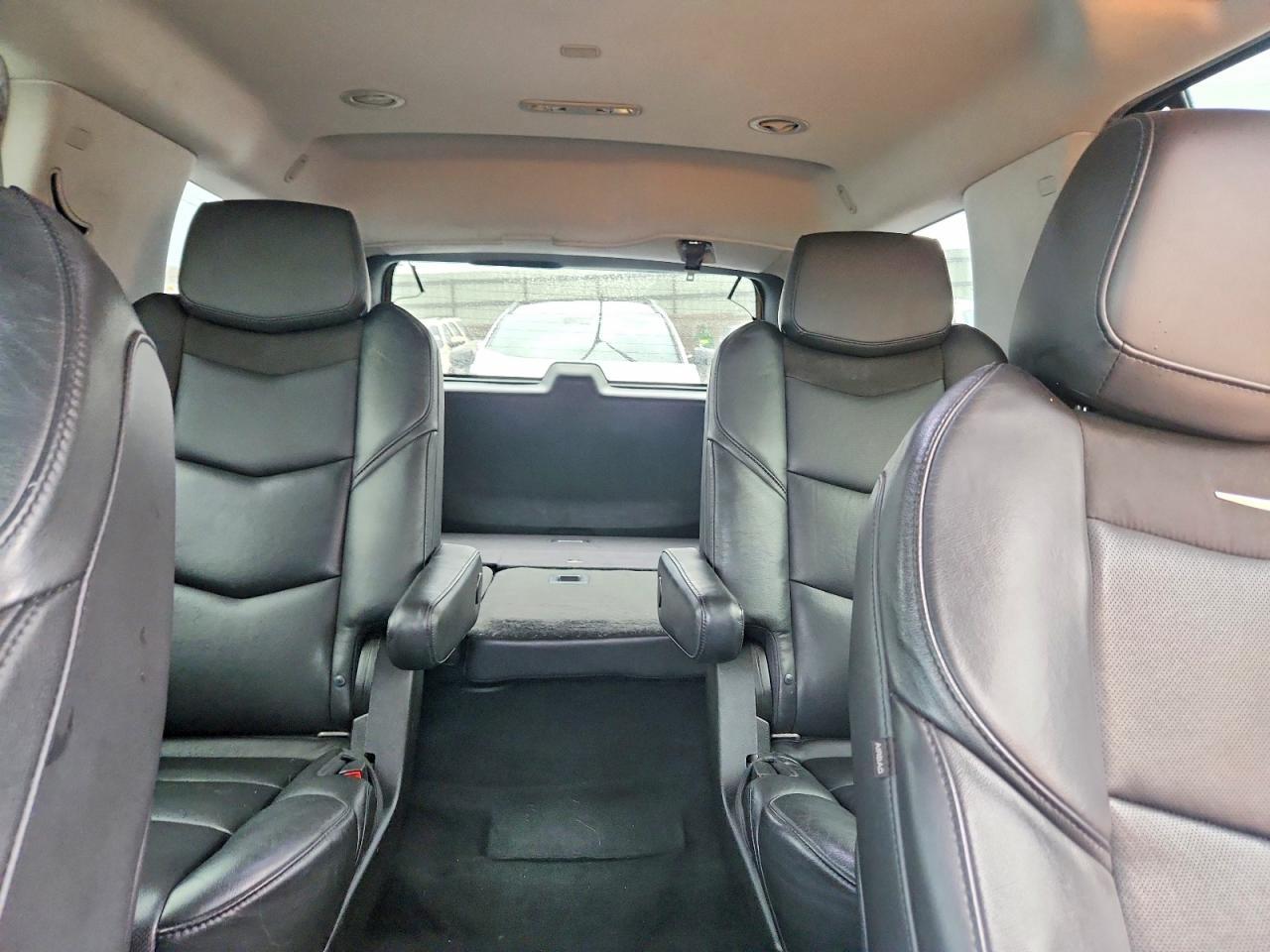 2017 Cadillac Escalade Premium Luxury - zdjęcie 10