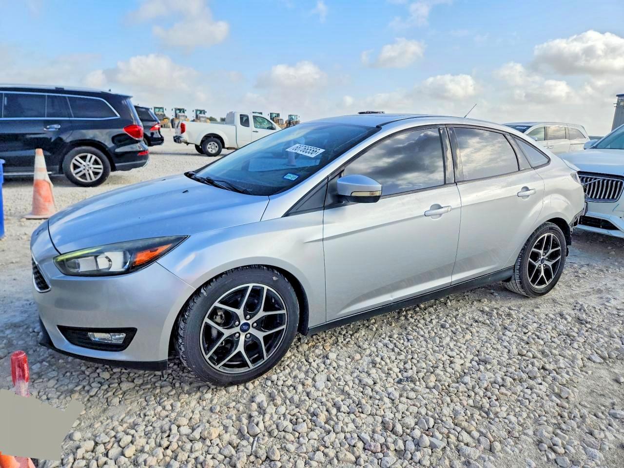 2017 Ford Focus Sel - zdjęcie 2