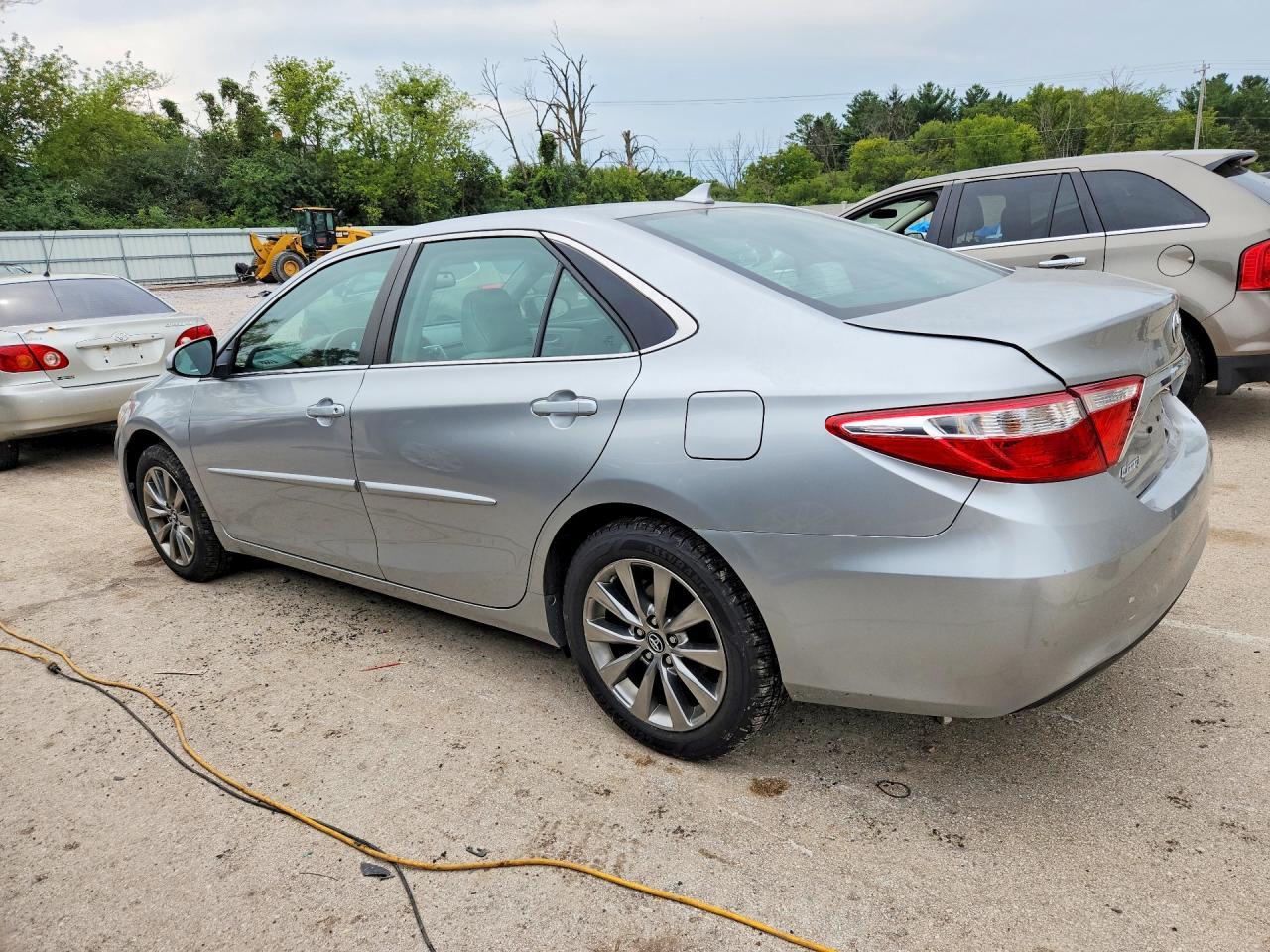 2017 Toyota Camry Xle - zdjęcie 2