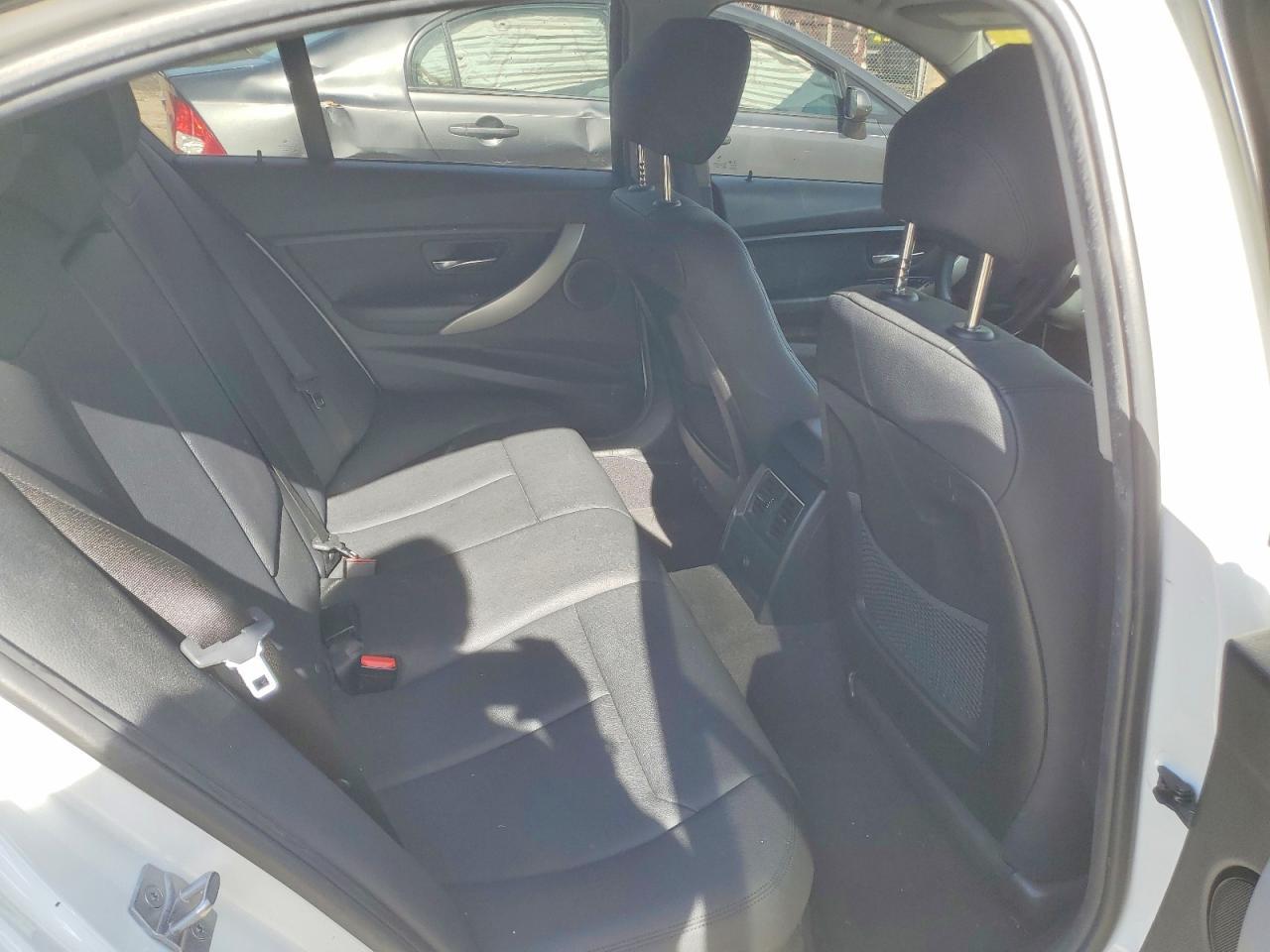 2017 BMW Seria 3 320i - zdjęcie 10