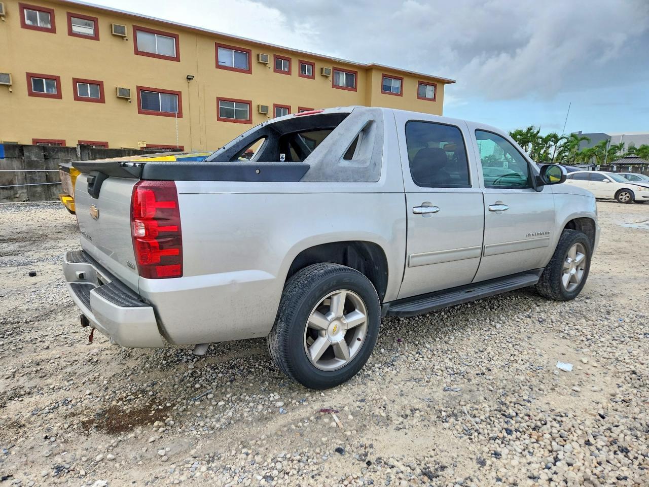 2019 Chevrolet Avalanche Se - zdjęcie 3